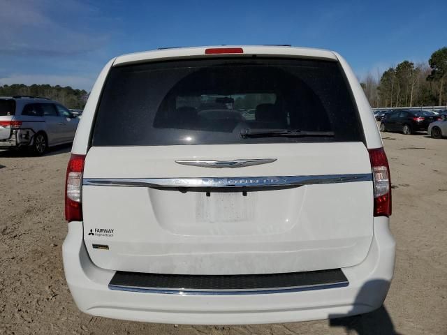 2016 Chrysler Town & Country Touring