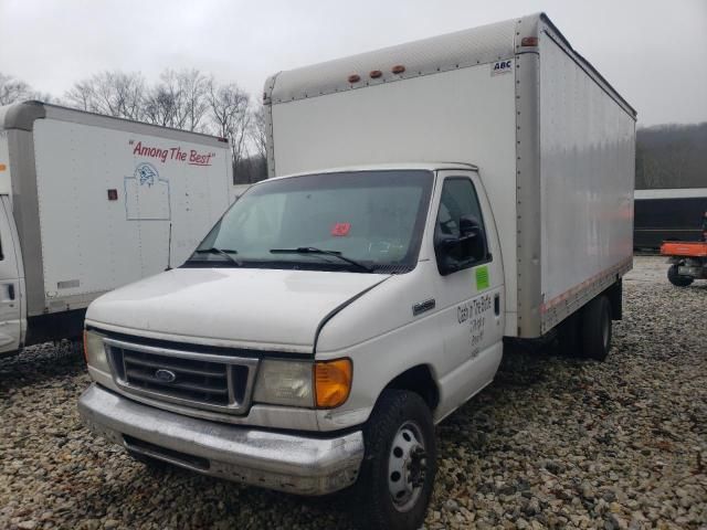 2006 Ford Econoline E450 Super Duty Cutaway Van