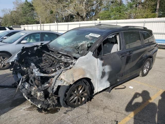 2021 Toyota Sienna LE