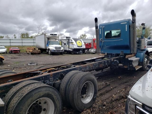 2009 Kenworth Construction T800