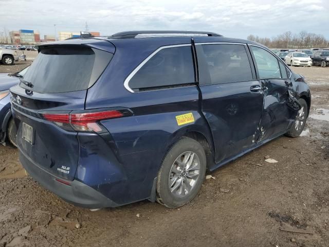 2022 Toyota Sienna XLE