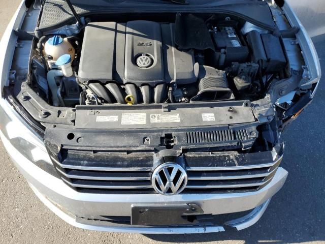 2014 Volkswagen Passat SE