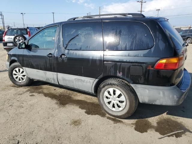 2000 Toyota Sienna CE