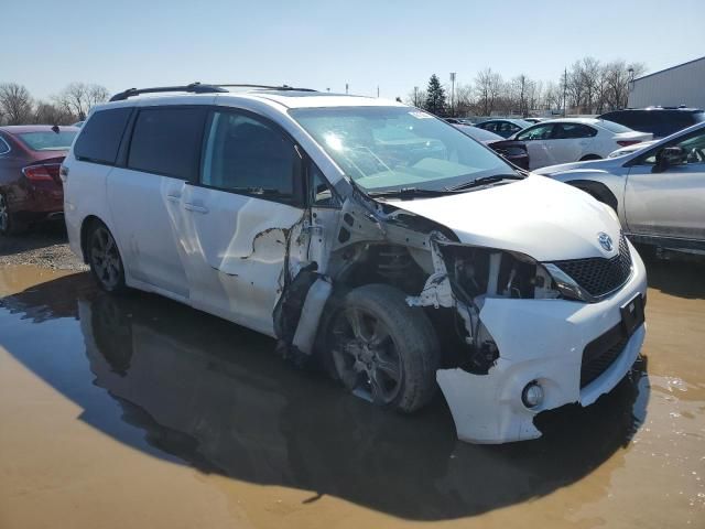 2011 Toyota Sienna Sport