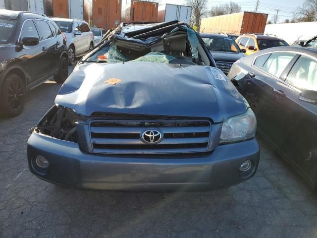 2004 Toyota Highlander Base