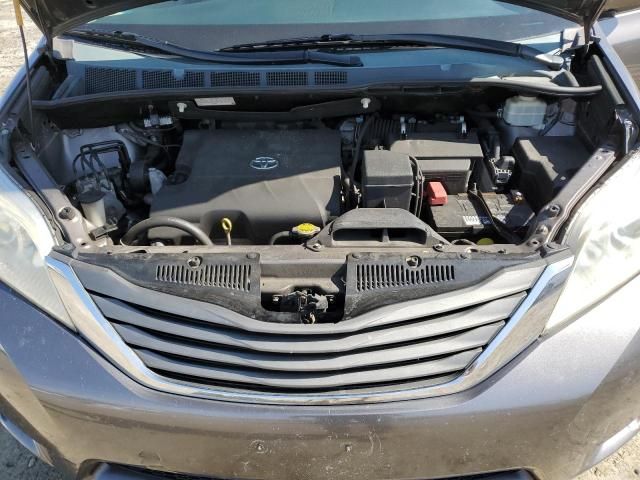 2013 Toyota Sienna XLE