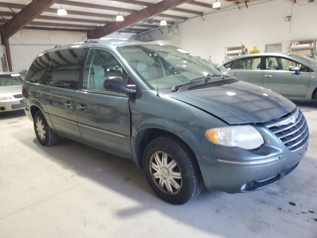 2005 Chrysler Town & Country Limited