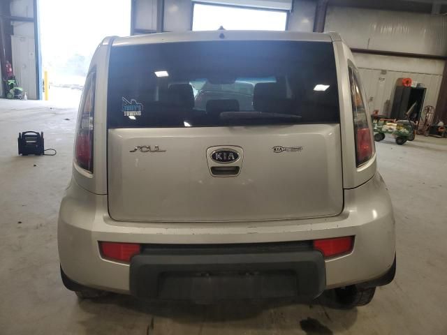 2010 KIA Soul +