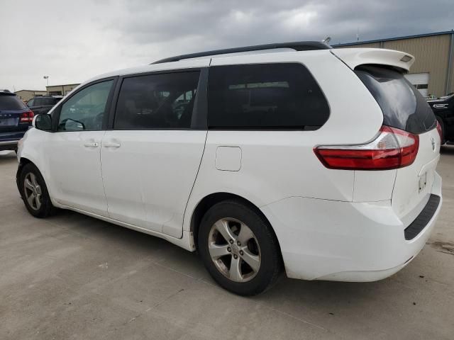 2017 Toyota Sienna LE