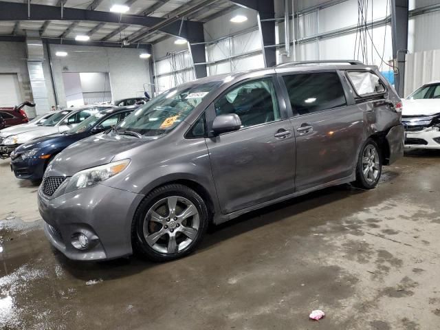 2012 Toyota Sienna Sport