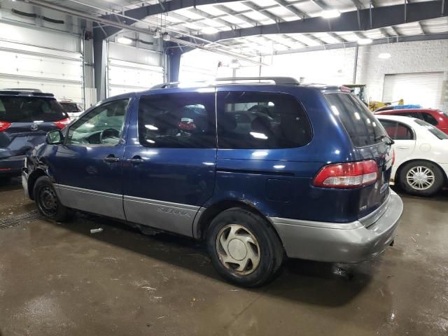 2002 Toyota Sienna LE