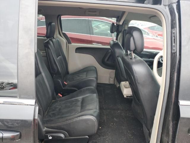 2012 Chrysler Town & Country Touring