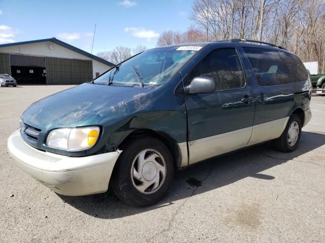 1998 Toyota Sienna LE