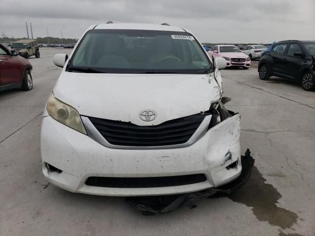 2014 Toyota Sienna LE