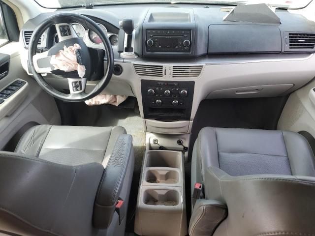 2011 Volkswagen Routan SE