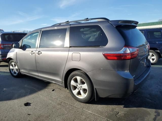 2015 Toyota Sienna LE