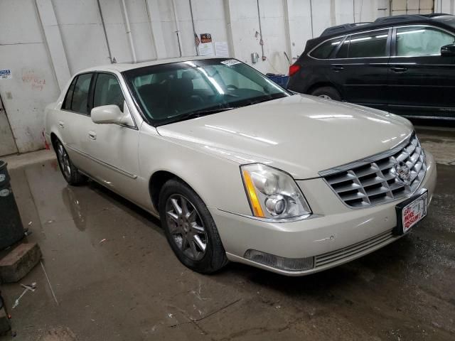 2011 Cadillac DTS Luxury Collection