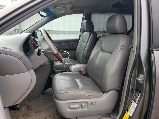 2005 Toyota Sienna XLE