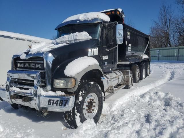 2017 Mack 700 GU700