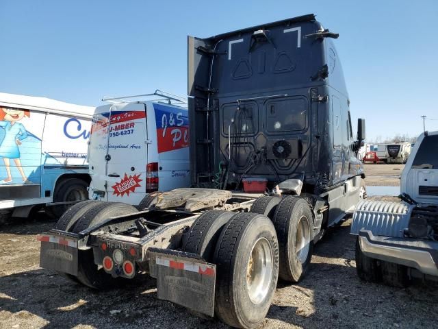 2018 Freightliner Cascadia 125