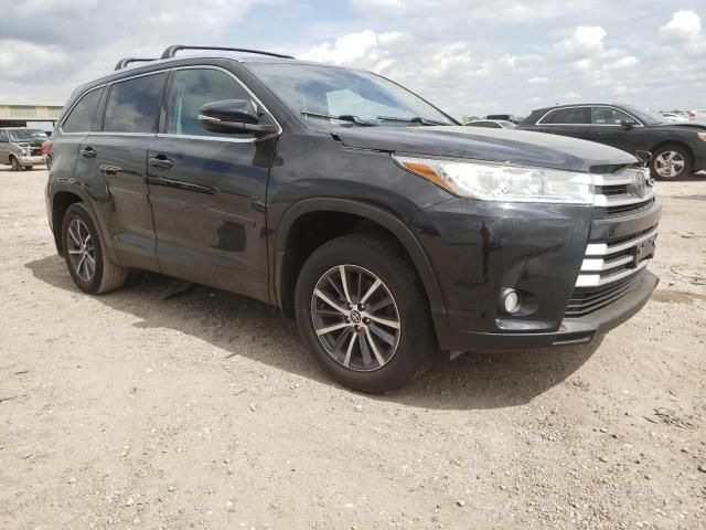 2019 Toyota Highlander SE