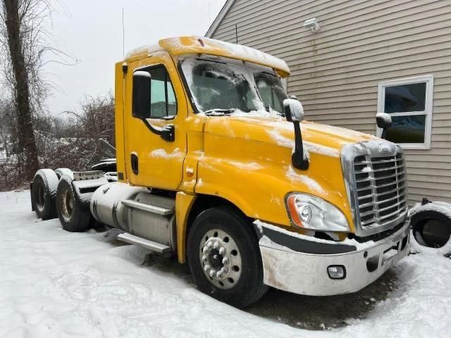 2013 Freightliner Cascadia 125