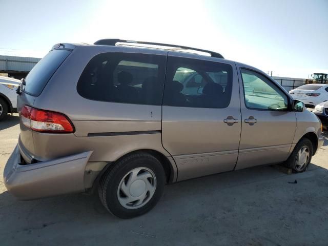 2003 Toyota Sienna LE