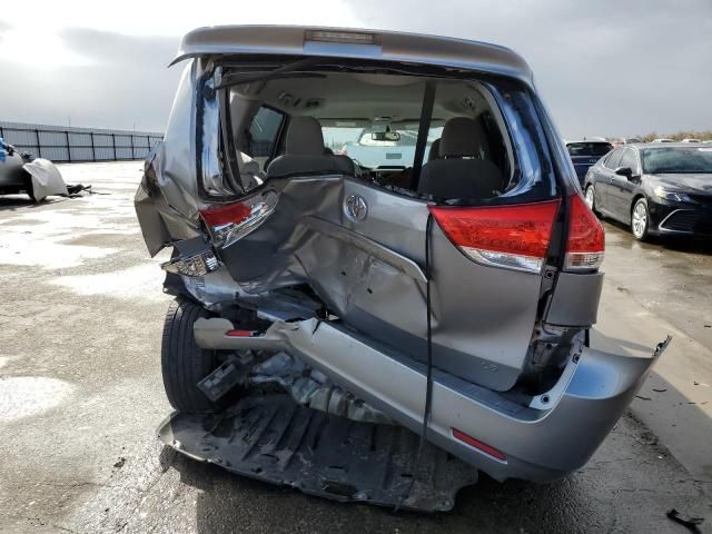 2011 Toyota Sienna LE