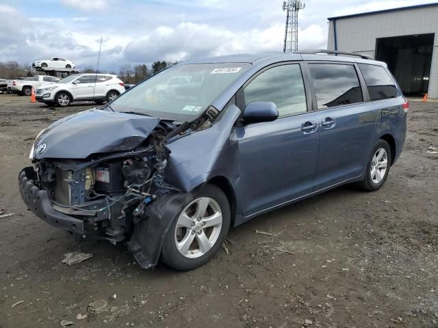 2014 Toyota Sienna LE