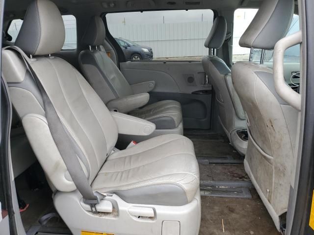 2013 Toyota Sienna XLE