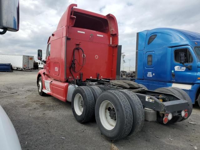 2012 Peterbilt 587