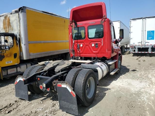 2017 Freightliner Cascadia 113