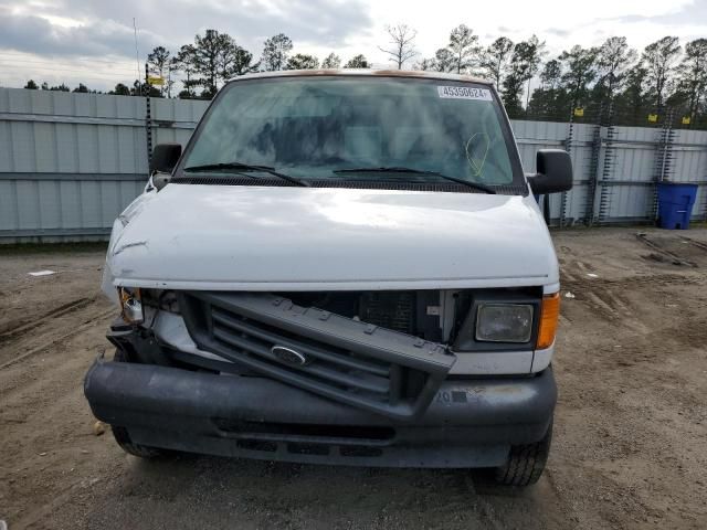 2004 Ford Econoline E350 Super Duty Wagon