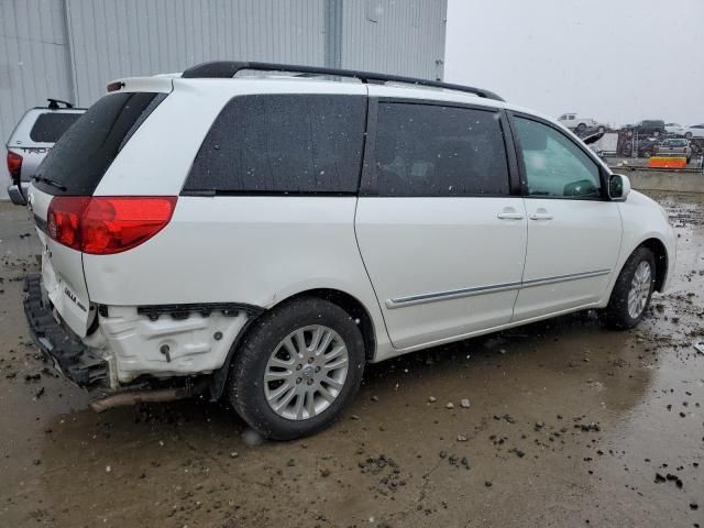 2010 Toyota Sienna XLE