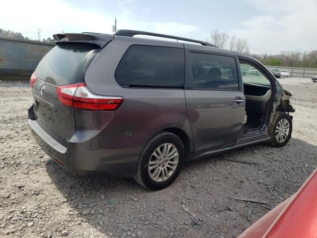 2016 Toyota Sienna XLE