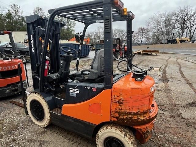 2016 Doosan G25E