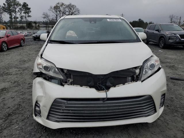 2019 Toyota Sienna XLE