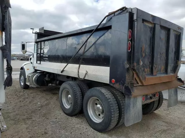 2012 Peterbilt 348