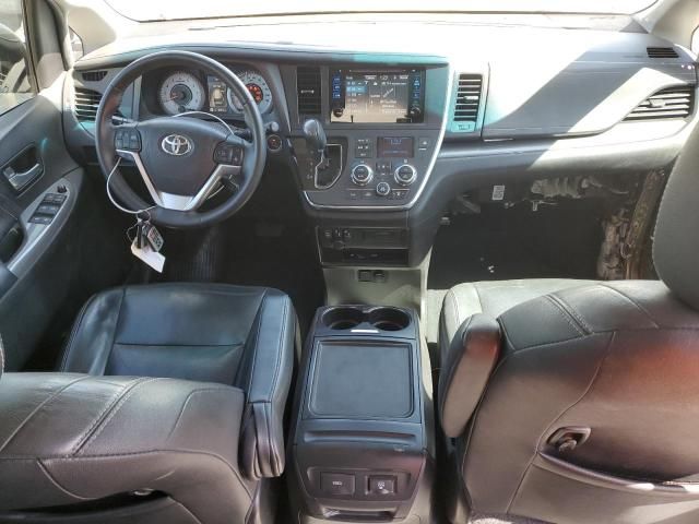 2016 Toyota Sienna SE