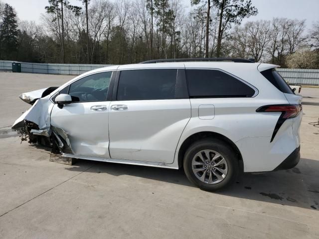 2022 Toyota Sienna XLE