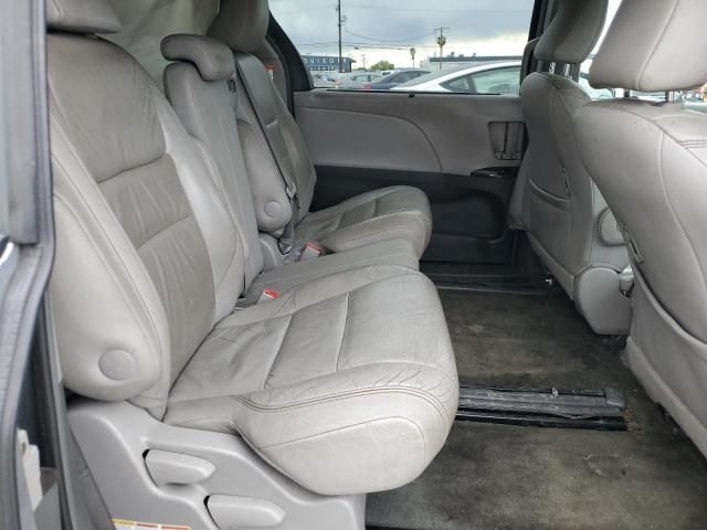 2015 Toyota Sienna XLE