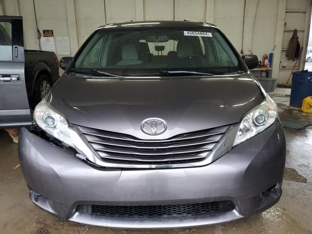 2015 Toyota Sienna LE