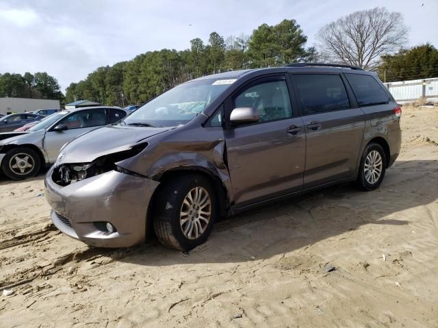 2011 Toyota Sienna XLE