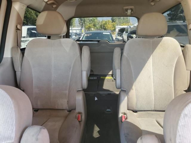 2012 KIA Sedona LX