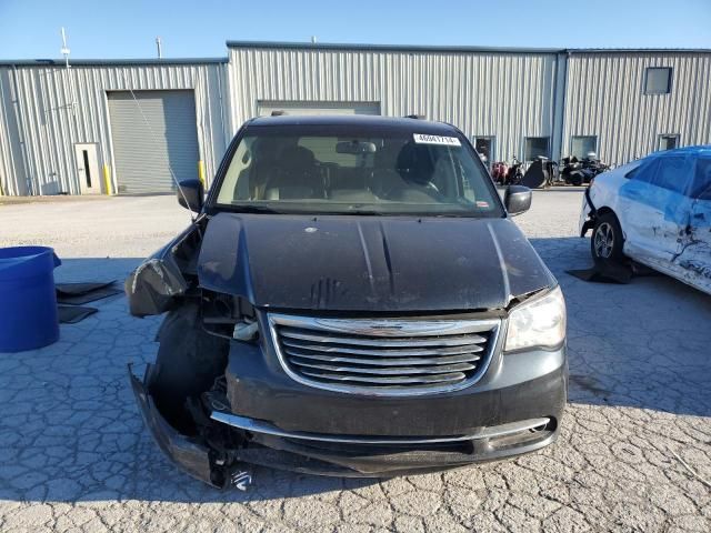 2013 Chrysler Town & Country Touring