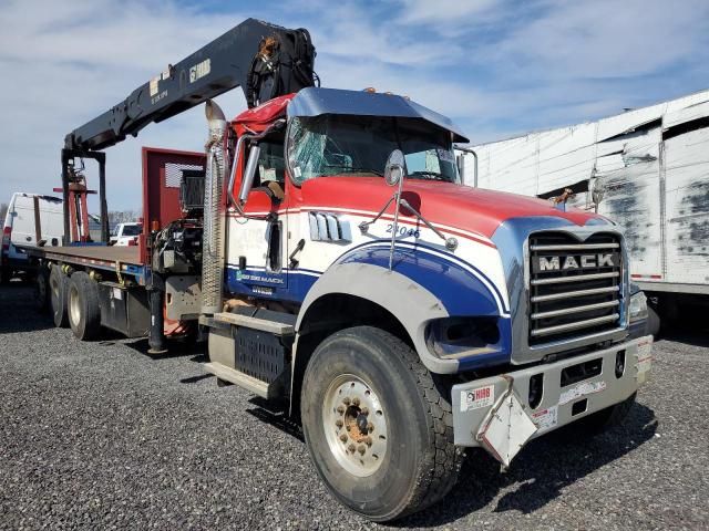 2016 Mack 700 GU700