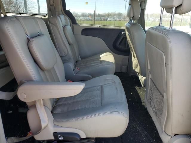 2011 Chrysler Town & Country Touring L