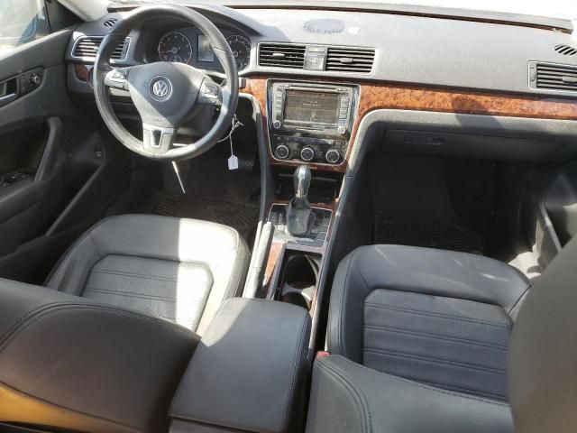 2012 Volkswagen Passat SEL