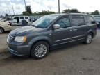 2014 Chrysler Town & Country Touring L