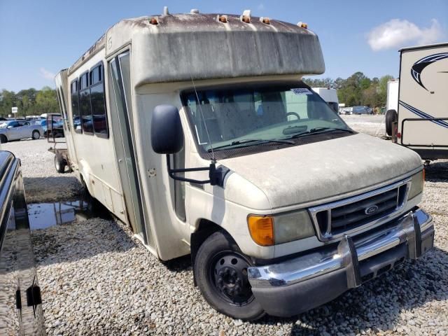 2006 Ford Econoline E450 Super Duty Cutaway Van